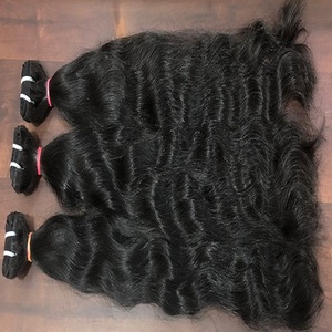 100% cuticule alignée brut non traité trame à la machine à étirer le Temple indien Extension de cheveux humains ondulés naturels de qualité supérieure - Product Image 1