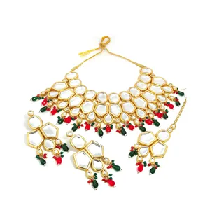 Parure de collier de mariée en Kundan rouge et vert non taillé, plaqué or, motif XOXO, bijoux fins pour mariage - Product Image 5