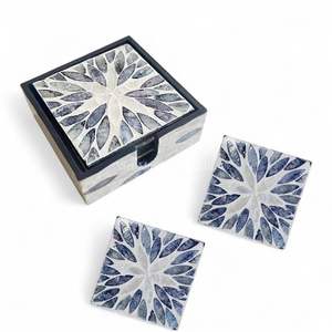 Juego de Posavasos Artesanales de Nácar con Caja de Almacenamiento de Nácar para Organización de Mesa de Café o Té - Product Image 1