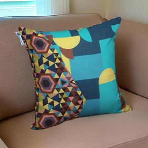 หมอนผ้าฝ้ายปรับแต่งได้และปลอกหมอนอิงที่มีลวดลายเรขาคณิตที่น่าสนใจสำหรับบ้านพักอาศัยโรงแรมและบ้านสวน - Product Image 1