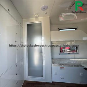 OBM en EE. UU.: Remolque Todoterreno para una Familia de Cinco Personas que Disfruta de Todo Tipo de Aventuras con una Cama Queen con Colchón Personalizado - Product Image 5