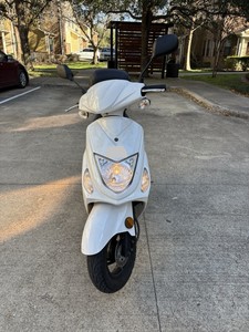 สกู๊ตเตอร์ไฟฟ้า/AC UTV รุ่น 2019 GT PRO 50cc สำหรับการเดินทางในเมือง - Product Image 1