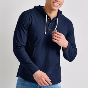 เสื้อฮู้ด Henley ของผู้ชายแบบพรีเมี่ยม100% ผ้านิ่มโพลีเอสเตอร์และดีไซน์คลาสสิกย้อมสีล้วนเพื่อความสบายในชีวิตประจำวันในฤดูหนาว - Product Image 2