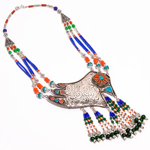 Collar con Colgante de Plata Tibetana Lavie Jewelz con Gemas de Coral y Turquesa, Diseño Antiguo para Boda/Aniversario - Product Image 1