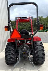 Tractor de granja Massey Ferguson 1840E con cubo cargador, 163 horas 4x4, motor diésel de 39 HP, toma de fuerza 540, enganche de 3 puntos, envío gratis - Product Image 5