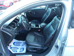 Ford Taurus Limited 2010 d'occasion de qualité à prix abordable, conduite à gauche - Product Image 2