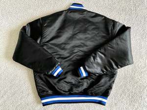 Vestes en Satin personnalisées pour hommes Baseball Satin Sports Team Jacket Whole Sale Rate 2025 Satin Jacket - Product Image 5