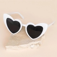 Lunettes de soleil style vintage Summer Love Lunettes de soleil en forme de coeur pour filles Bride Party Beach Favors Presents