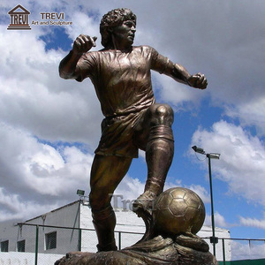 Escultura Metálica Conmemorativa Personalizada, Figura <span class=keywords><strong>de</strong></span> Jugador <span class=keywords><strong>de</strong></span> Fútbol <span class=keywords><strong>de</strong></span> Tamaño Real en Bronce - Product Image 3