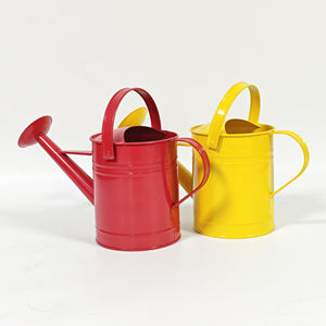 Regadera de metal resistente a la intemperie, diseñada para uso de riego a largo plazo, con estructura sólida y agarre cómodo. - Product Image 2