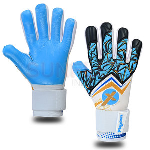 ถุงมือผู้รักษาประตูประสิทธิภาพสูง น้ำหนักเบา สำหรับทุกเพศ กันลื่น ระบายอากาศได้ดี ปิดด้วยแถบตีนตุ๊กแก ผลิตจากยางลาเท็กซ์เยอรมัน คุณภาพจากปากีสถาน - Product Image 1