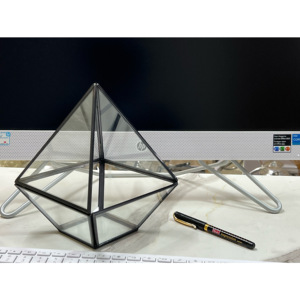 ขวดแก้วทรงปิรามิดดีไซน์ทันสมัยทำจากโลหะรูปทรงเรขาคณิตและแก้วสำหรับพืชและดอกไม้สำหรับงานแต่งงาน - Product Image 6