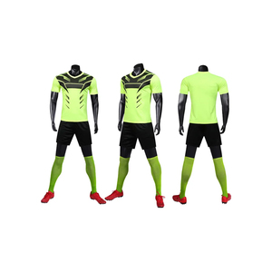 Nuevo Uniforme de Fútbol Personalizado con Nombre, Diseño de Camiseta de Equipo de Fútbol, Conjunto Completo de Uniforme de Fútbol Sublimado Unisex Hecho en Pakistán - Product Image 3