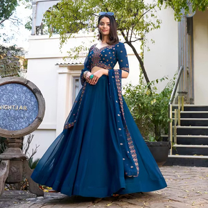 Elegante lehenga de georgette sintética con bordado de lentejuelas, blusa a juego y dupatta bordada con detalles de encaje. - Product Image 1