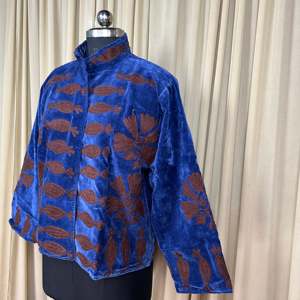 Boho Chic Retro Chic Free Size Robe Hand Embroidered Blue Floral Velvet Suzani Jacket Open Front <b>Winter</b> Coat for Fall Season - Product Image 6