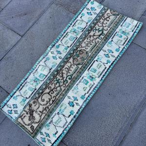 Alfombra Turca Vintage de 1.4x3.2 pies (42x97 cm), Alfombra Oriental Azul de Lana - Product Image 2