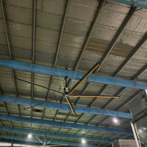 การไหลเวียนของอากาศสูงสุดในขณะที่ลดการใช้พลังงานและการบำรุงรักษาประหยัดพัดลมติดเพดานสำหรับการทำความเย็นที่มีประสิทธิภาพในโกดังสนามบิน - Product Image 1