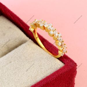 Anillo de Compromiso y Aniversario de Boda Unisex de Plata de Ley 925 con Moissanita de 1.25 Quilates, Engaste de Puntas y Bisel - Product Image 6