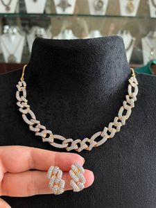 Conjunto de joyas de diseño para mujeres y niñas con collar de piedras de alta calidad con pendientes para fiestas fusión étnica y contemporánea - Product Image 2
