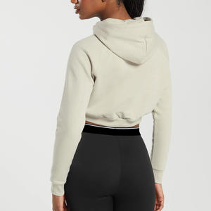 เสื้อฮู้ดผู้หญิงแขนยาวแบบสั้นพร้อมโลโก้ตามสั่งปัก OEM ODM เสื้อผ้าลำลองส่วนบุคคลจากโรงงานโดยตรง - Product Image 5