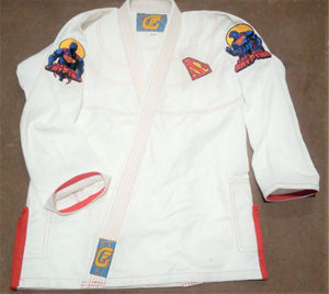 TOP QUALITY KARATE GI UNIFORM HOT SALE MARTIAL ARTS SUITS CUSTOMIZED COLOR TRADITIONAL 220g 100% COTTON DURABLE UNISEX ADULT - Product Image 4