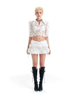 Conjunto de encaje blanco Edgy Elegance con un giro rebelde hecho en Vietnam - Product Image 1