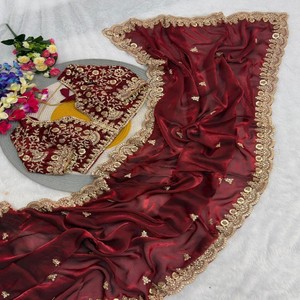 Sari de Seda Satén Suave y Elegante VASTRA COTTAGE con Bordado de Lentejuelas, Borde Calado y Blusa Adornada a Juego - Product Image 4