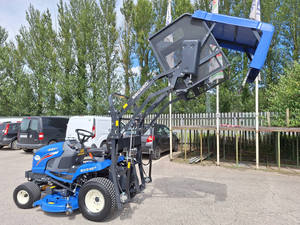 Tractor Compacto 4x4 de 20 HP con Transmisión por Engranajes, Multifuncional, Bajo Ruido, para Agricultura Moderna - Product Image 4