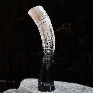Cuerno para beber de estilo vikingo auténtico hecho a mano con cuerno de Búfalo, técnica pulida, regalo para él - Product Image 1