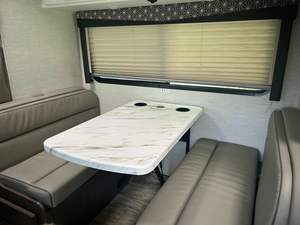 ธอร์เสรีภาพยอดคลาส C motorhome 2021รุ่น24FE ยอดเยี่ยม Thor Freedom - Product Image 5