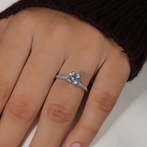 Anillo de Compromiso Vintage con Circonita, Detalles Delicados de Milgrain, Plata de Ley con Certificado IGI, un Anillo de Propuesta Único - Product Image 4