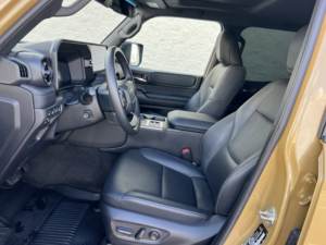 Toyota Land Cruiser 2024 Seminuevo, Limpio, con Turbo Intercooler, Gasolina/Eléctrico - Product Image 5