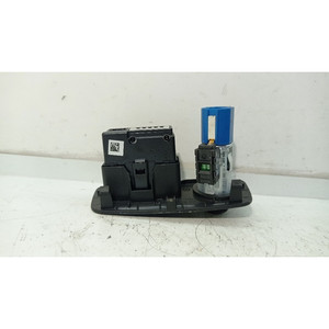 AUDI Q3 Serie (F3B) 83A035726 DADA (18>) PUERTO USB - Product Image 5