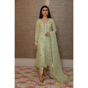 Camisa Larga Bordada con Chikankari - Product Image 1