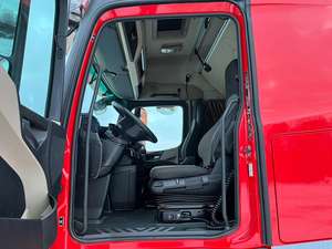 CAMIÓN USADO MERCEDES-BENZ ACTROS 2853 2025 con Retardador, 12.8L, 6x4, Euro 6, 6 Cilindros, Diésel (530HP), 3 Ejes, Transmisión Automática - Product Image 2