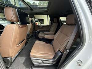 SUV Familiar Premium de 3 Filas Usado, Modelo 2025, Alto Rendimiento - Product Image 5