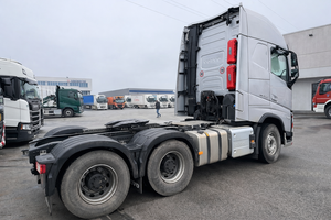 Tractor de Ruedas Volvo FH500 Usado 2024, Motor Volvo Penta de 15 HP, Caja de Cambios, 40001-50000 Horas, Informe, Inspección en Video, Granjas, 8300 kg - Product Image 2