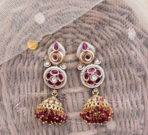 Boucles d'oreilles traditionnelles Royal Rajwadi Glow Jhumka de haute qualité bijoux en laiton plaqué or pour femmes mariage et cadeau - Product Image 3