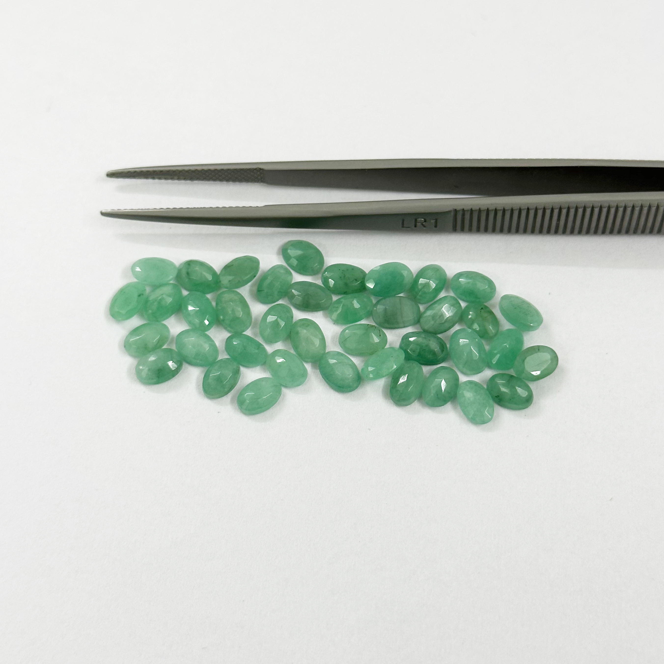 สีเขียว