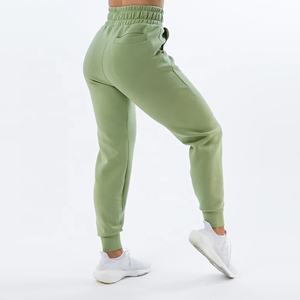 Pantalones Deportivos Estampados para Mujer, Pantalones Deportivos Acampanados, Joggers Transpirables de Alta Calidad Hechos en Pakistán - Product Image 3