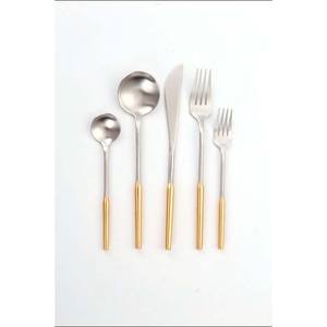 Juego de cubiertos de metal hechos a mano, vajilla de comedor de hotel de alta demanda de acero inoxidable, diseño elegante, tenedores hechos en India para uso diario - Product Image 1