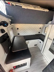 Camioneta pickup ligera Camper 4x4 Camper Pick up Slide on Canopy Truck Campe R con baños a la venta en EE. UU. - Product Image 6