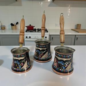 Ensemble de cafetière vintage de luxe 3 pièces en cuivre émaillé, avec poignée portable, pour le thé, en laiton durable, verre, céramique, métal - Product Image 1