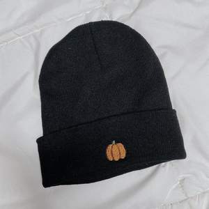 Vente en gros de bonnets tendance avec logo personnalisé de haute qualité, vêtements chauds pour l'hiver, bonnets tricotés - Product Image 2