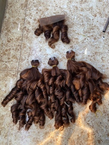 Bouncy Curly Remy Cheveux Produits Vietnamiens Cheveux Crus Bundles Fermeture pour Lace Frontal Fumi Curls Soft Material Hair Vendeur - Product Image 2