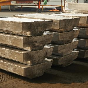 Lingot de déchets d'alliage d'aluminium secondaire/recyclé (RSI) 95% de pureté en aluminium Origine KR - Product Image 2