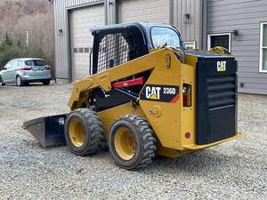 Boeuf utilisé de dérapage de CAT 236D avec le chargeur frontal - Product Image 4