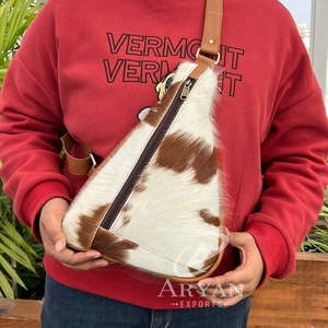 Venta al por mayor 2025 nuevos bolsos de pecho cruzados de piel de vaca para hombres y mujeres de alta calidad de gran capacidad bolsos de hombro de cuero genuino - Product Image 1