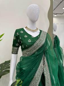 Redéfinissez l'habillage festif avec cet élégant saree en soie d'organza inspiré du patrimoine de l'artisanat intemporel avec chemisier - Product Image 5