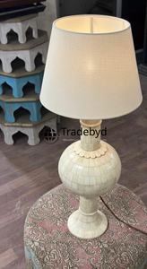 Lampe de table LED E26 moderne en os incrusté, fabriquée à la main, avec alimentation CA - Luminaire décoratif haut de gamme pour les designers d'intérieur Export Tradebyd - Product Image 2